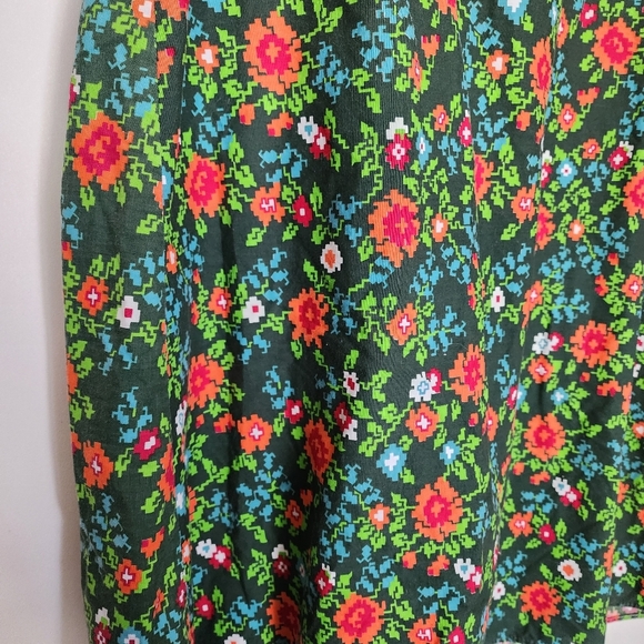 Vintage green floral chore day buttondown house dress with pockets - Picture 7 of 8